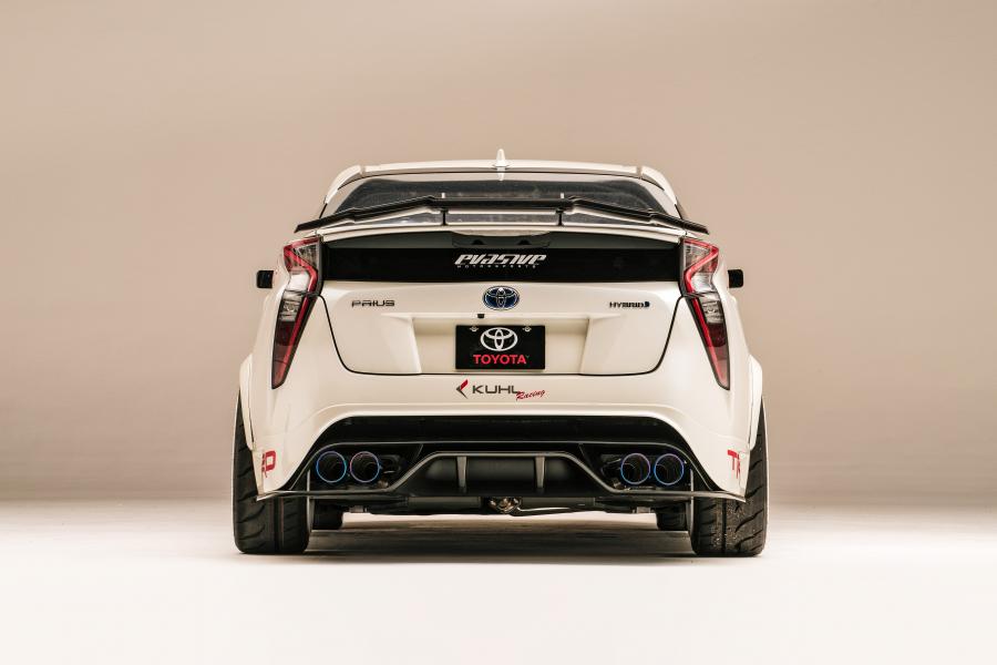  Toyota Prius Extreme 2016 года  (фото 2 из 8)